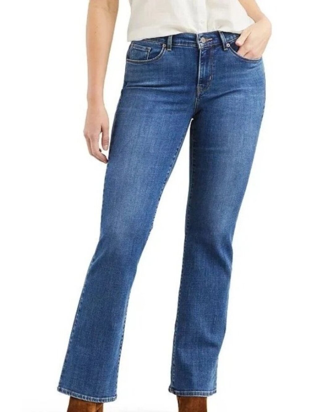 NWT Levi's 315 Women's 31x32 Shaping Bootcut Jeans Stellar Stretch Dark Wash Blu